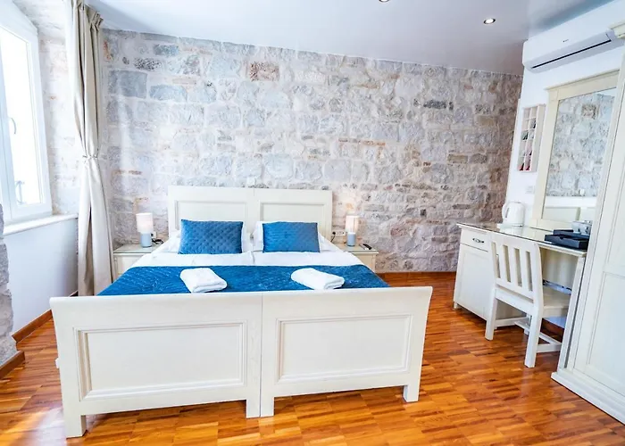 Luxury Lucija And Luka Pensjonat 4*