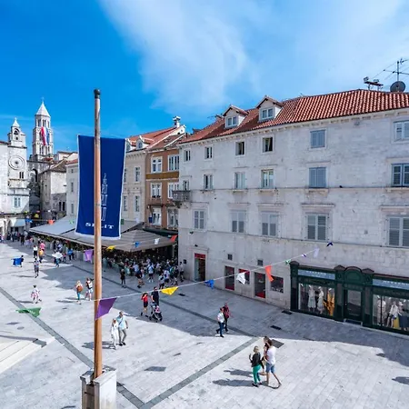 ラグジュアリー ルームズ ルシジャ アンド ルカ ゲストハウス スプリト