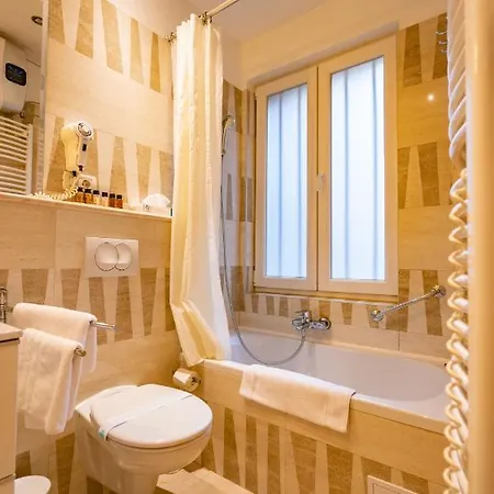 ラグジュアリー ルームズ ルシジャ アンド ルカ スプリト